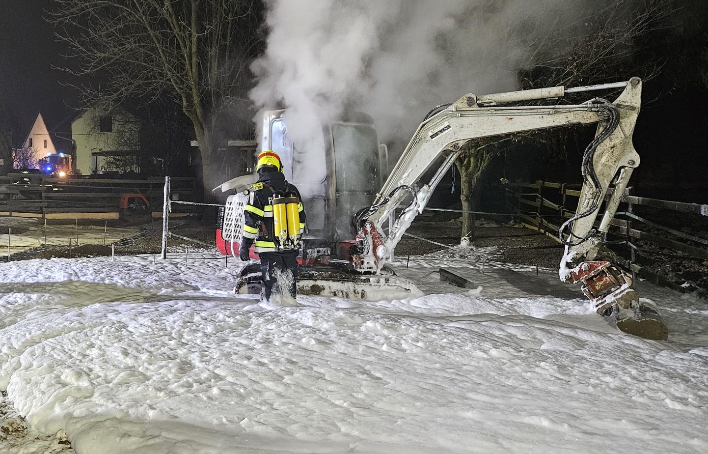 B08-Fahrzeugbrand