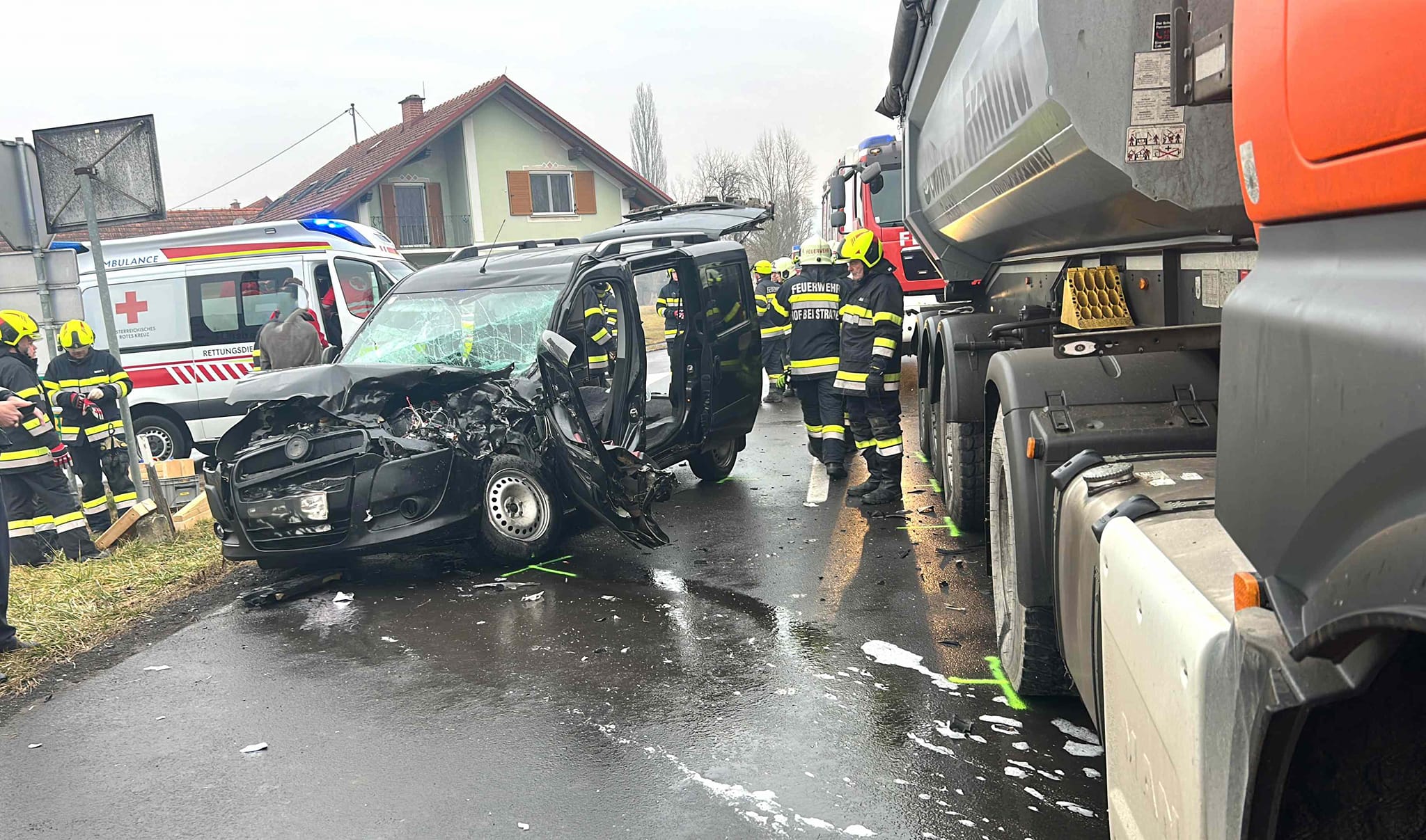 T10 – Schwerer Verkehrsunfall Karbach