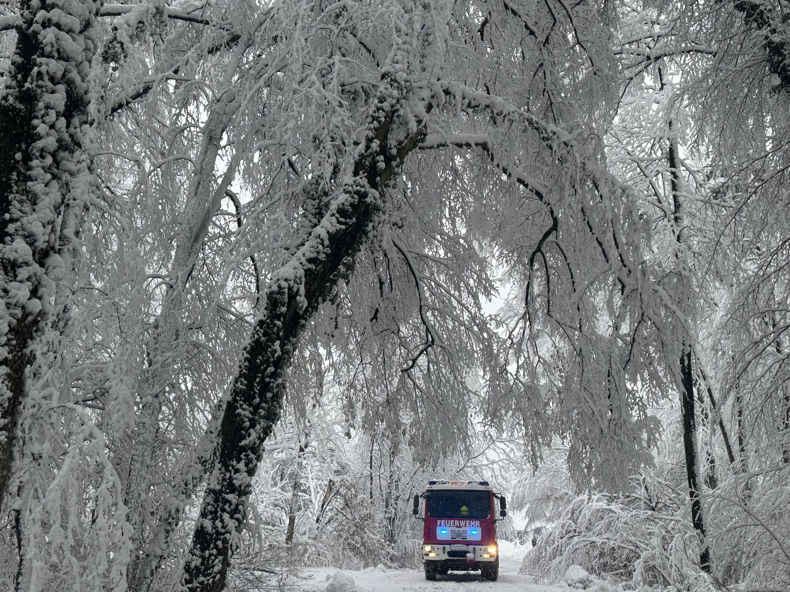 Dauereinsatz aufgrund Schneechaos