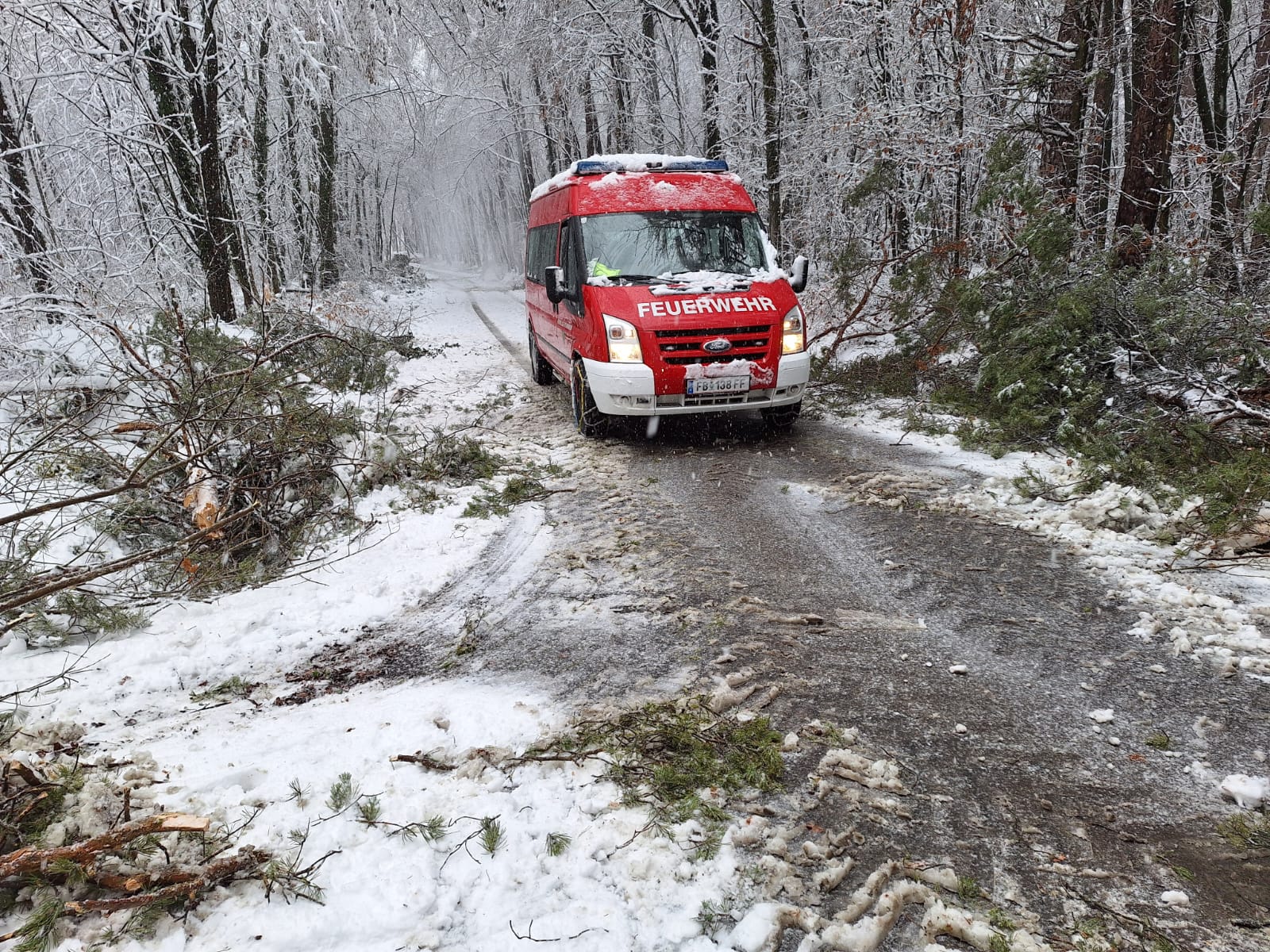 Dauereinsatz aufgrund Schneechaos