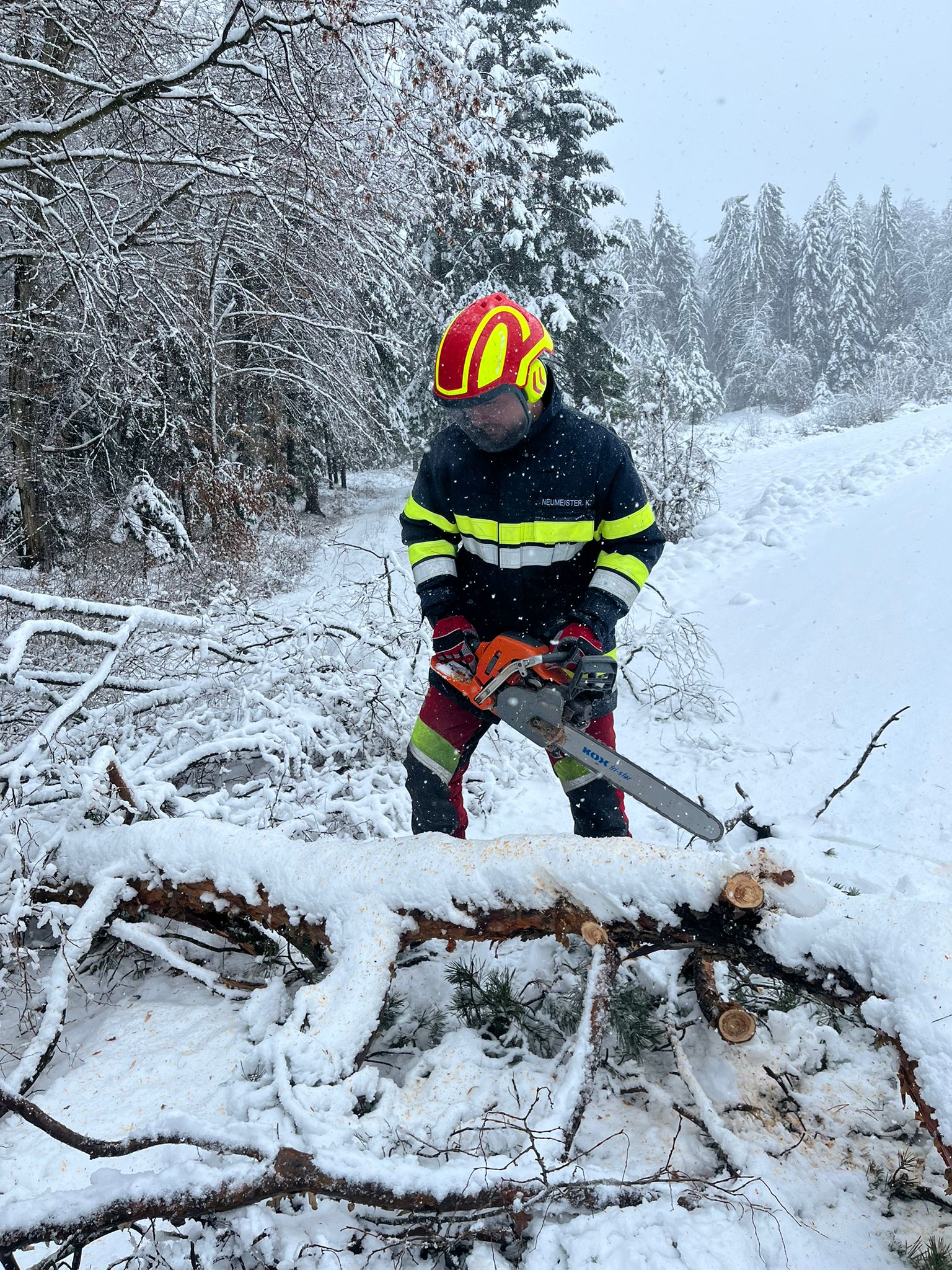 Dauereinsatz aufgrund Schneechaos