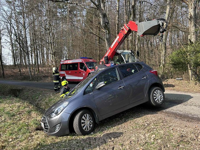 Stiller Alarm für die FF Dirnbach: Fahrzeug im Graben, Fahrzeugbergung